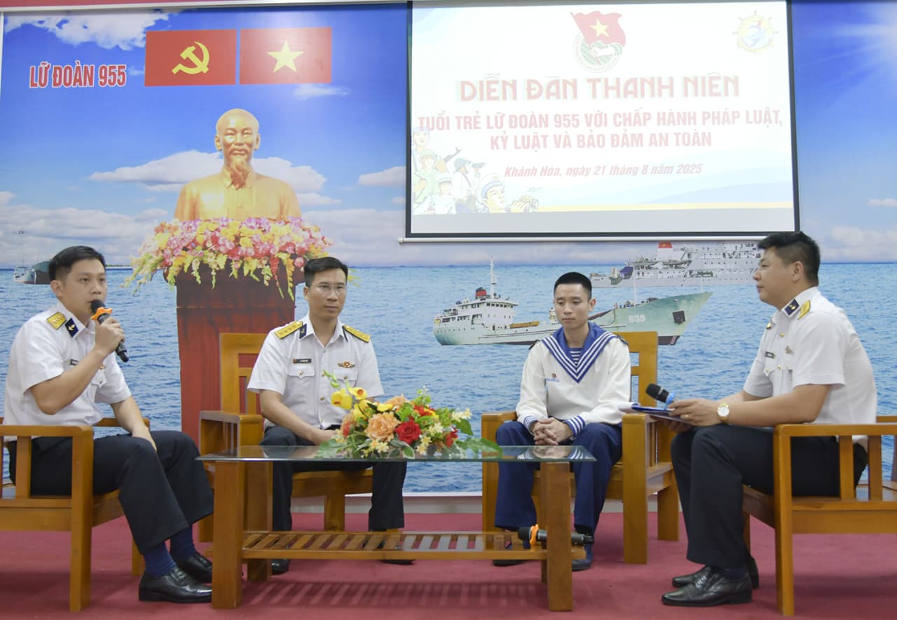 Lữ đoàn 955: Diễn đàn tuổi trẻ với pháp luật và kỷ luật