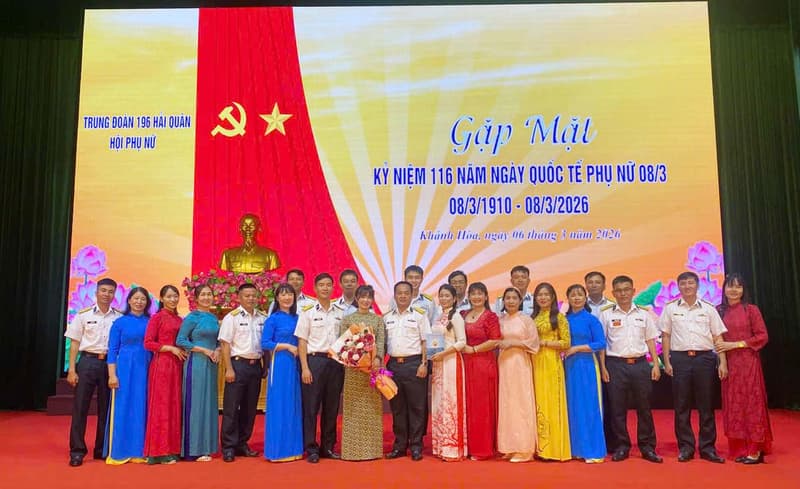 Phụ nữ Trung đoàn 196 phát huy vai trò, trách nhiệm trong xây dựng đơn vị