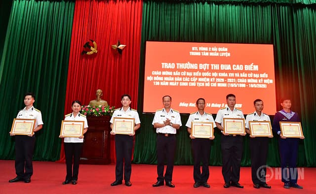 Trung tâm Huấn luyện Vùng 2 phát động phong trào thi đua