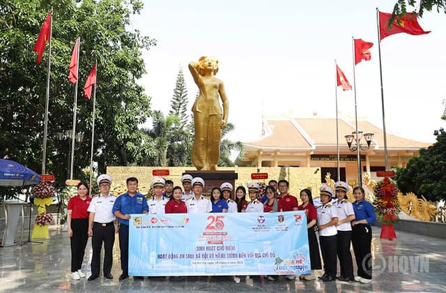 Trung tâm Bảo đảm kỹ thuật Vùng 2 tham gia Chiến dịch tình nguyện “Kỳ nghỉ hồng”