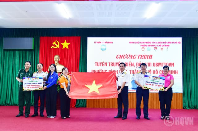 Thắm tình quân dân trên địa bàn đóng quân