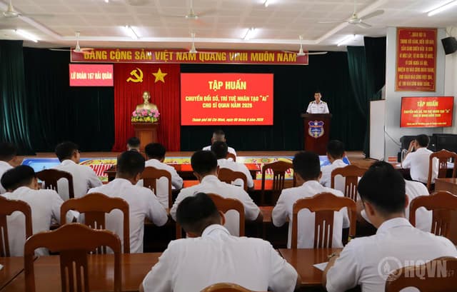 Lữ đoàn 167 nâng cao kiến thức về chuyển đổi số, trí tuệ nhân tạo