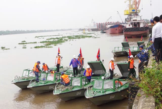 Nghiệm thu xuồng CQ-01 do Nhà máy X70 sản xuất