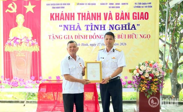 Lữ đoàn 131 bàn giao nhà tình nghĩa tại Ninh Bình