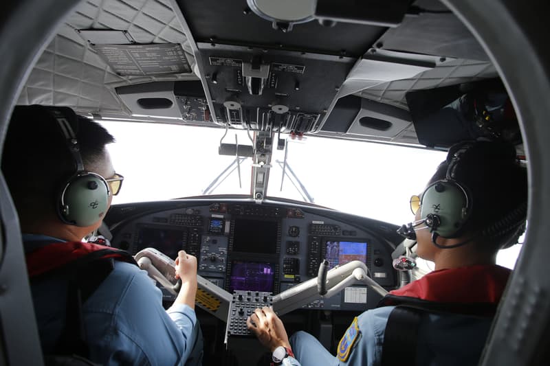 Máy bay DHC-6 tuần tra, kiểm soát tàu cá khai thác hải sản trên vùng biển phía Nam