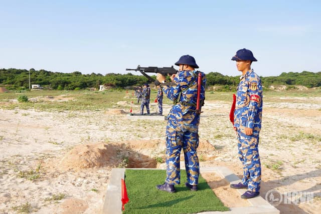 Trung tâm Huấn luyện Vùng 4 tổ chức bắn tập lần 3 cho chiến sĩ mới