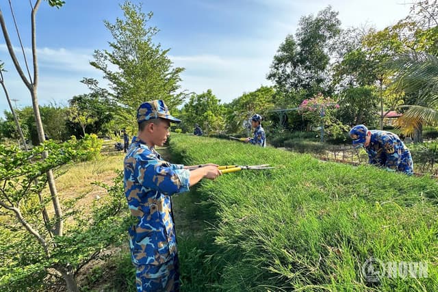 Tuổi trẻ Trung tâm Huấn luyện Vùng 4 thực hiện “Ngày Chủ nhật xanh”