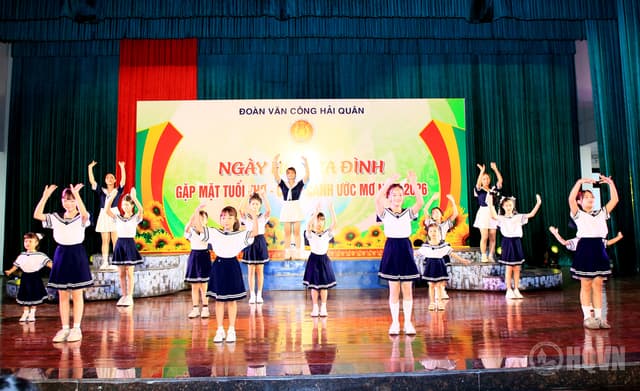 Đoàn Văn công Hải quân tổ chức chương trình “Ngày hội gia đình”