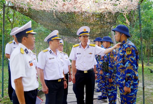 Quân chủng Hải quân kiểm tra huấn luyện tháng đầu tại Vùng 3