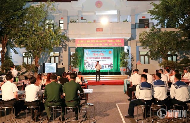 Lính thông tin Vùng 3 thi kể chuyện về Bác Hồ