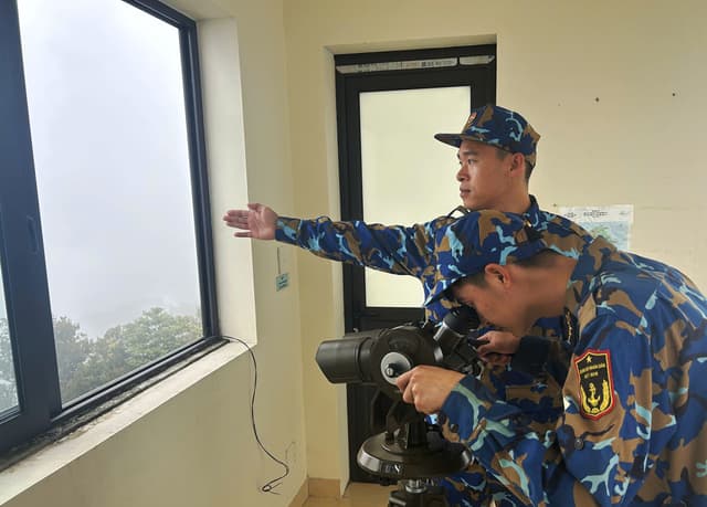 Nâng cao tinh thần cảnh giác, nắm chắc mục tiêu trên biển