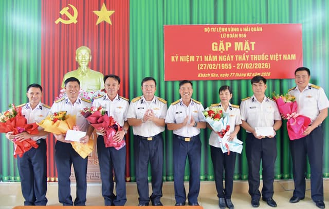 Lữ đoàn 955 gặp mặt cán bộ, nhân viên quân y