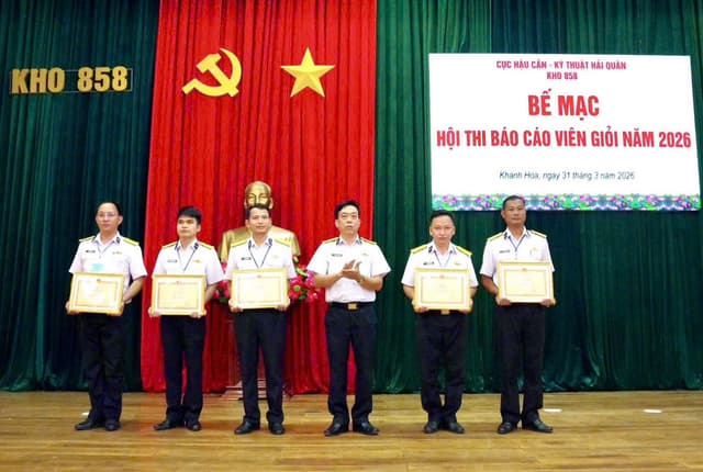 Kho 858 tổ chức thi báo cáo viên giỏi