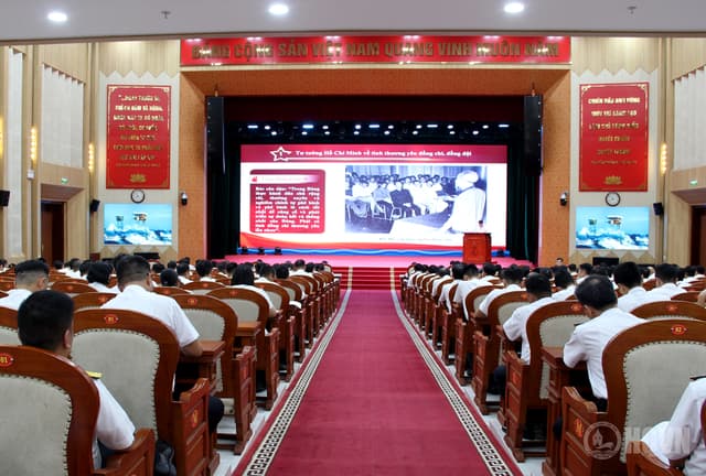 Bộ Tham mưu Hải quân: Hơn 500 quân nhân tham gia học tập, giáo dục chính trị
