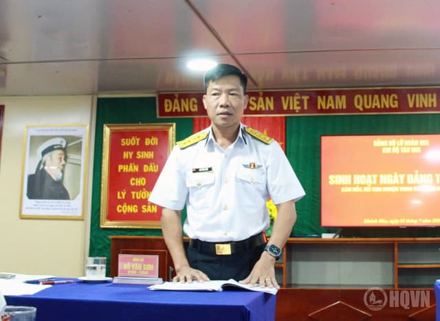 Lữ đoàn 955 tổ chức sinh hoạt chi bộ mẫu
