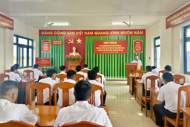 Trung tâm Bảo đảm Kỹ thuật - Hậu cần Vùng 5 rút kinh nghiệm công tác giáo dục chính trị, lãnh đạo tư tưởng