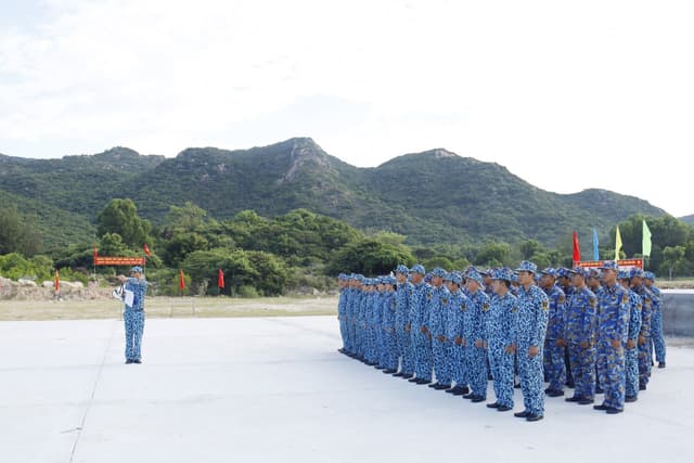 Trung đoàn 196 kiểm tra bắn đạn thật