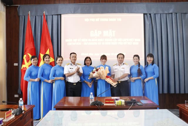 Trung đoàn 196 gặp mặt hội viên phụ nữ