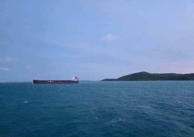 QUA EO BIỂN TORRES