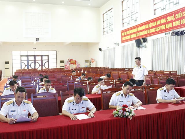 Kiểm tra hoạt động công tác đảng, công tác chính trị tại Trung đoàn 196