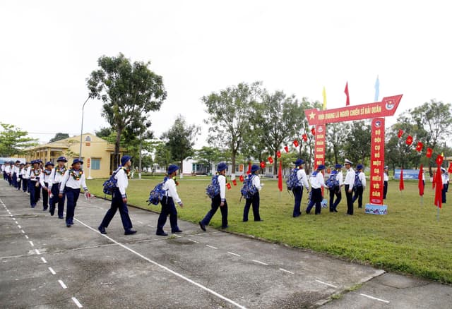 Thanh niên TP. Đà Nẵng phấn khởi nhập ngũ vào Vùng 3 Hải quân