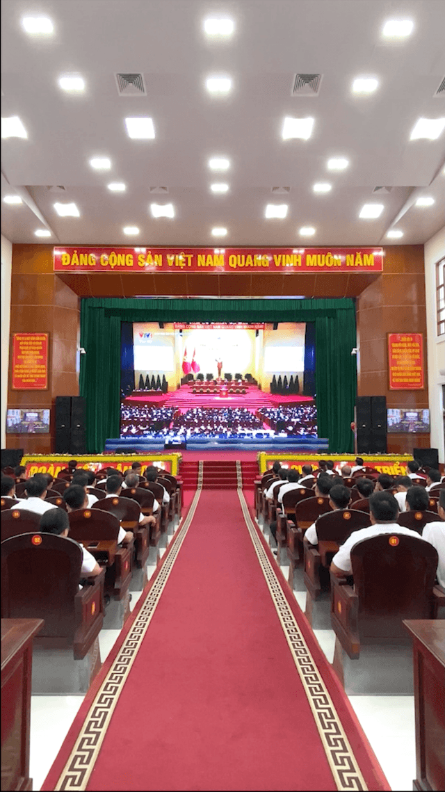 Cán bộ, chiến sĩ Vùng 5 Hải quân xem truyền hình trực tiếp khai mạc Đại hội XIV của Đảng