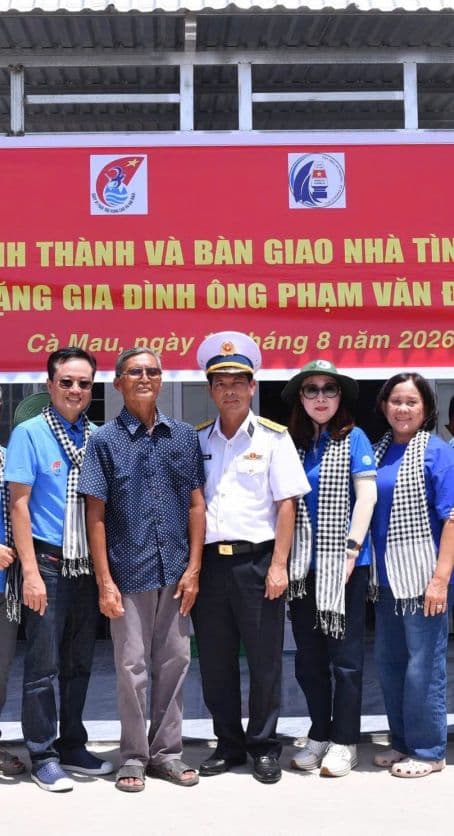 Quân chủng Hải quân bàn giao nhà tình nghĩa tại Cà Mau