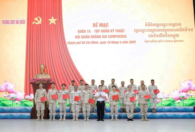 Trường Cao đẳng Kỹ thuật Hải quân bế mạc tập huấn học viên Hải quân Hoàng gia Campuchia