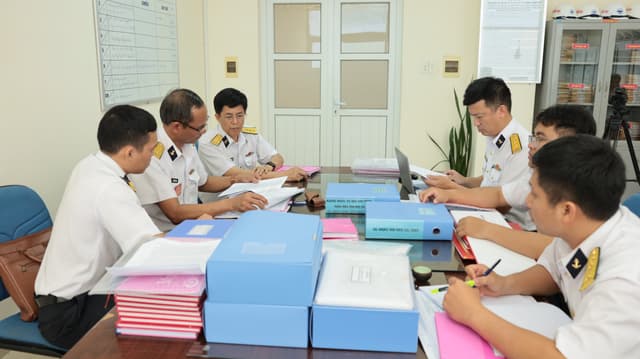 Cục Hậu cần - Kỹ thuật Hải quân kiểm tra đơn vị vững mạnh toàn diện tại Nhà máy X52