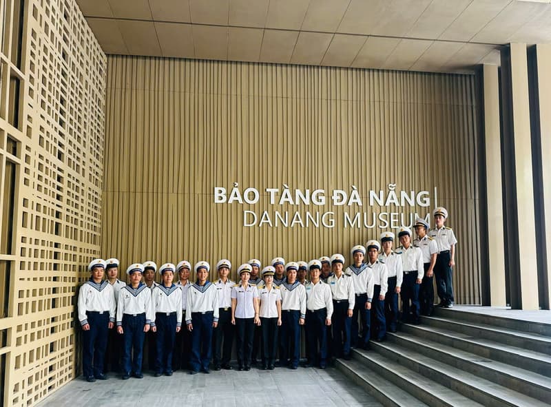Cán bộ, chiến sĩ Lữ đoàn 161 tham quan, học tâp truyền thống tại Bảo tàng thành phố Đà Nẵng