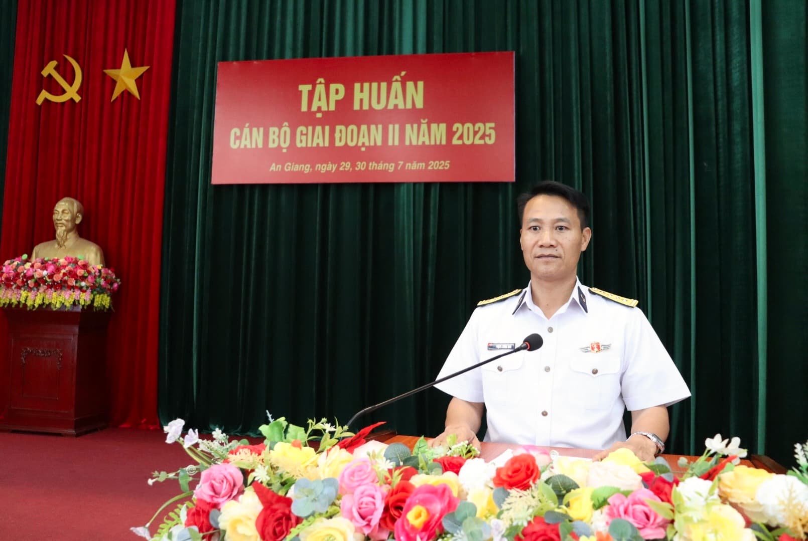 Lữ đoàn 127: Tổ chức tập huấn cán bộ giai đoạn II năm 2025