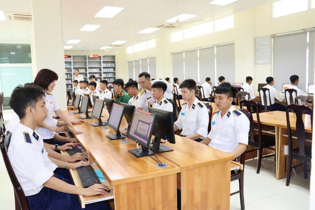 Học viện Hải quân hưởng ứng "Ngày chuyển đổi số quốc gia"