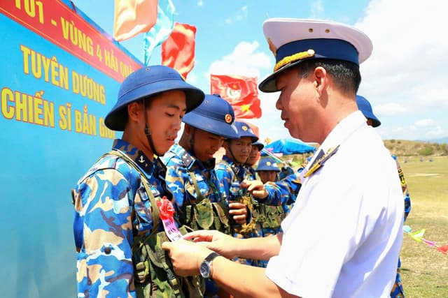 Kiểm tra “3 tiếng nổ” - thước đo chất lượng huấn luyện chiến sĩ mới tại Lữ đoàn 101