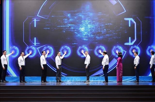 Thủ tướng Lê Minh Hưng: Thi đua phải trở thành động lực hành động cho mục tiêu tăng trưởng hai con số