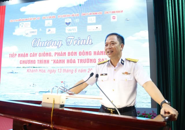 Vùng 4 Hải quân tiếp nhận vật tư, cây giống hưởng ứng Chương trình “Xanh hóa Trường Sa”