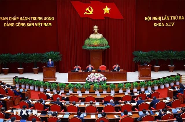 Khai mạc trọng thể Hội nghị lần thứ ba Ban Chấp hành Trung ương Đảng khóa XIV