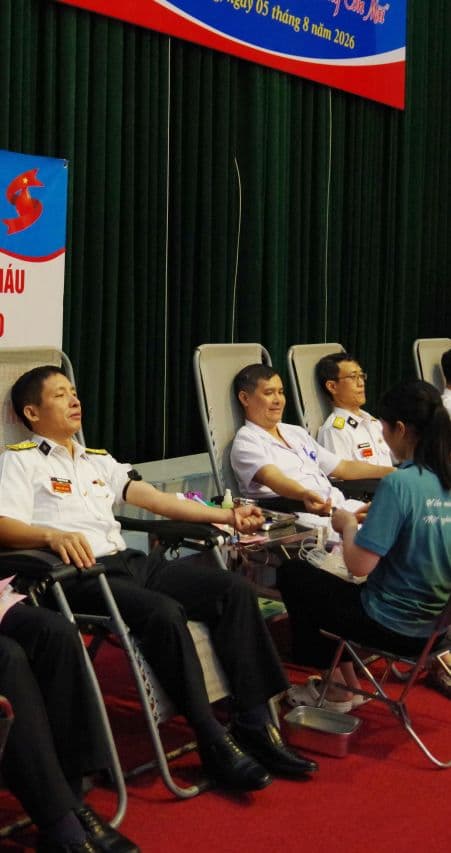 Hiến máu tình nguyện ở Viện Y học Hải quân