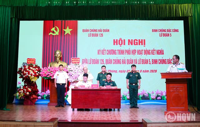 Lữ đoàn Đặc công Hải quân 126 và Lữ đoàn Đặc công 5 ký kết Chương trình hoạt động kết nghĩa