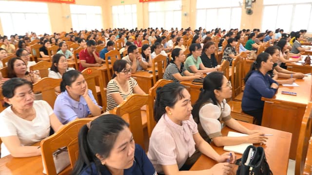 Vùng 4 Hải quân tuyên truyền biển đảo tại Lâm Đồng