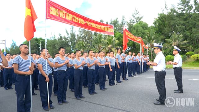 Vùng 4 Hải quân hưởng ứng chương trình “Cùng Việt Nam tiến bước”