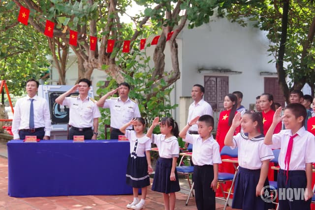 Trường Sa ngày khai giảng