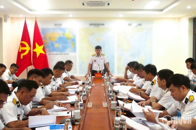 Kiểm tra đơn vị vững mạnh toàn diện tại Lữ đoàn 602