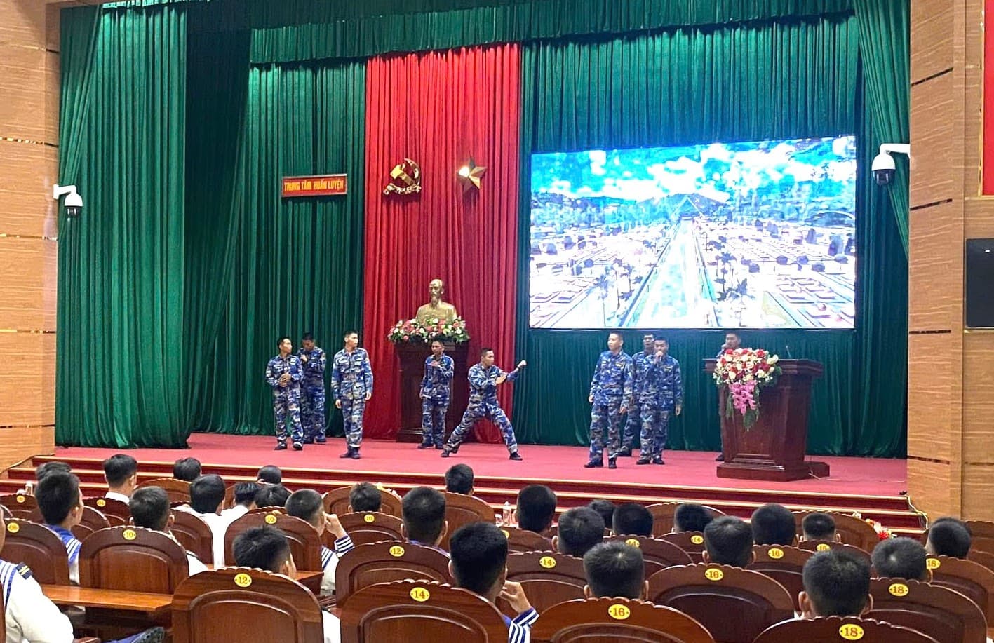 Diễn đàn thanh niên “10 lời thề danh dự, 12 điều kỷ luật của quân nhân – Nhận thức và hành động”