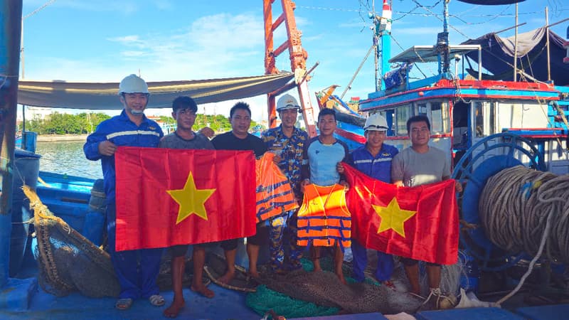 "Người thân" của ngư dân trên biển Trường Sa