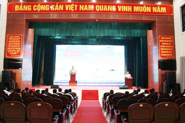 Lữ đoàn 131 khai giảng khóa đào tạo tiếng Anh năm 2026