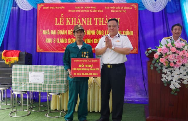 Viện Kỹ thuật Hải quân bàn giao nhà đại đoàn kết tại Phú Thọ
