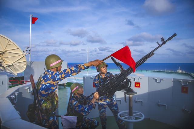 NGỌN LỬA LÝ TƯỞNG NƠI ĐẦU SÓNG