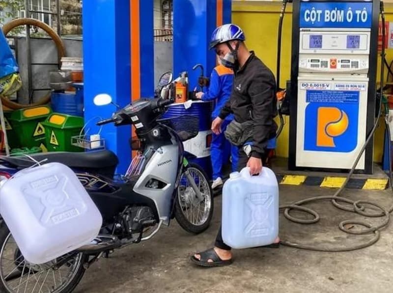 Cảnh báo cháy nổ do tích trữ xăng dầu khi giá mặt hàng này tăng mạnh