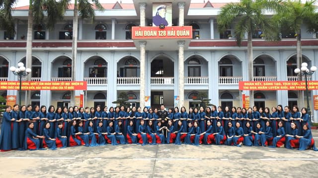 Công ty 128 gặp mặt kỷ niệm 116 năm Ngày quốc tế phụ nữ 8/3