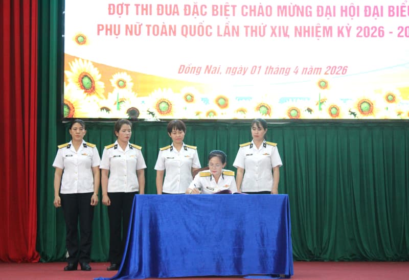 Phụ nữ Trung tâm Bảo đảm kỹ thuật Vùng 2 “Bản lĩnh, trí tuệ, kỷ cương, nhân ái”